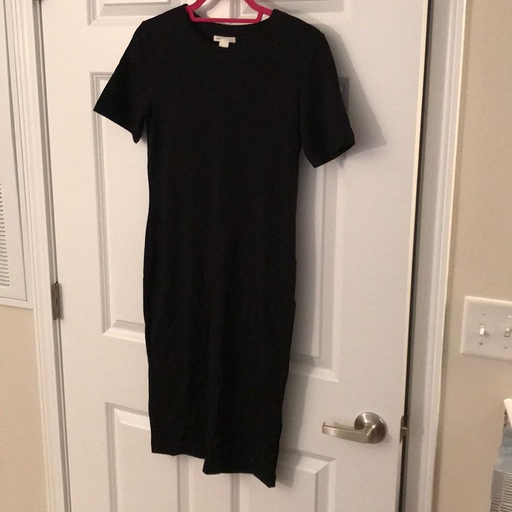 Short sleeve little black dress